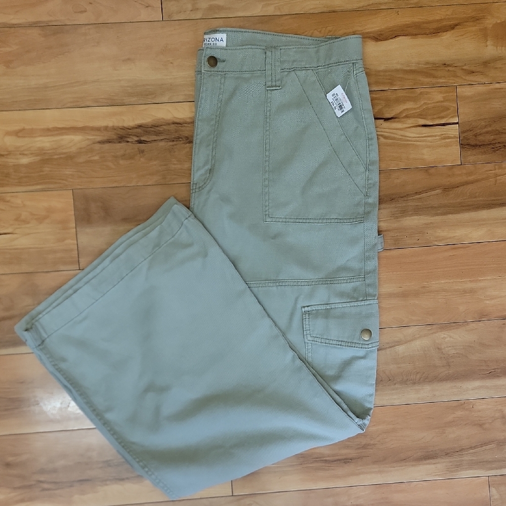 Arizona Size 17 Juniors Wide Leg Parachute Cargo Pant Sage Green Color NEW
